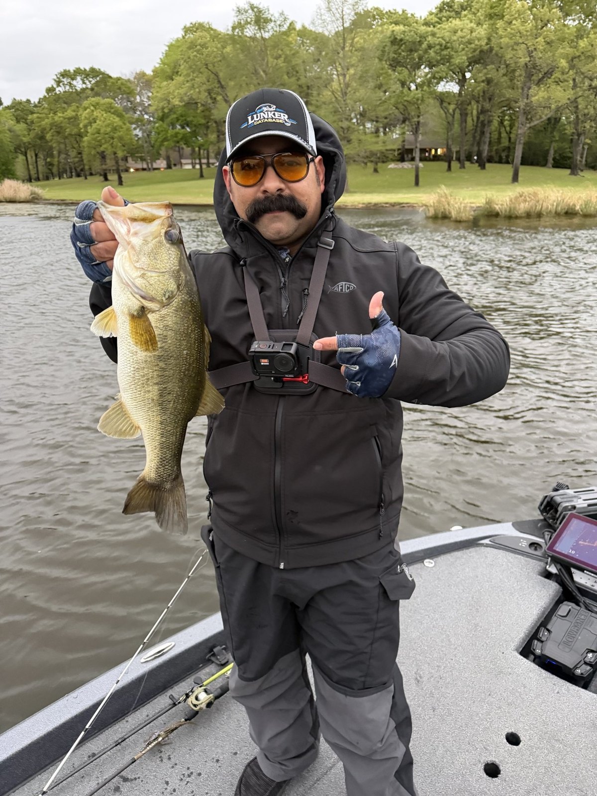 Largemouth Bass · 2 lbs 10 oz
