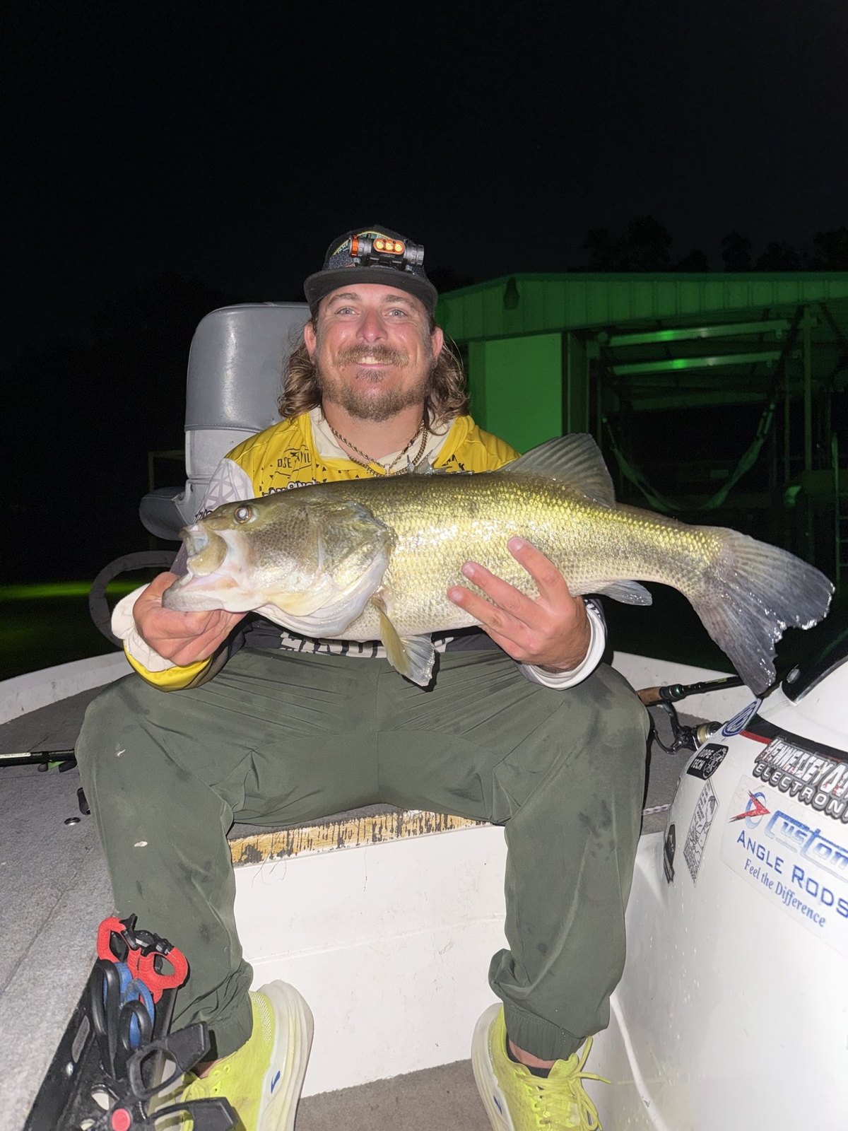 Largemouth Bass · 10 lbs 9 oz