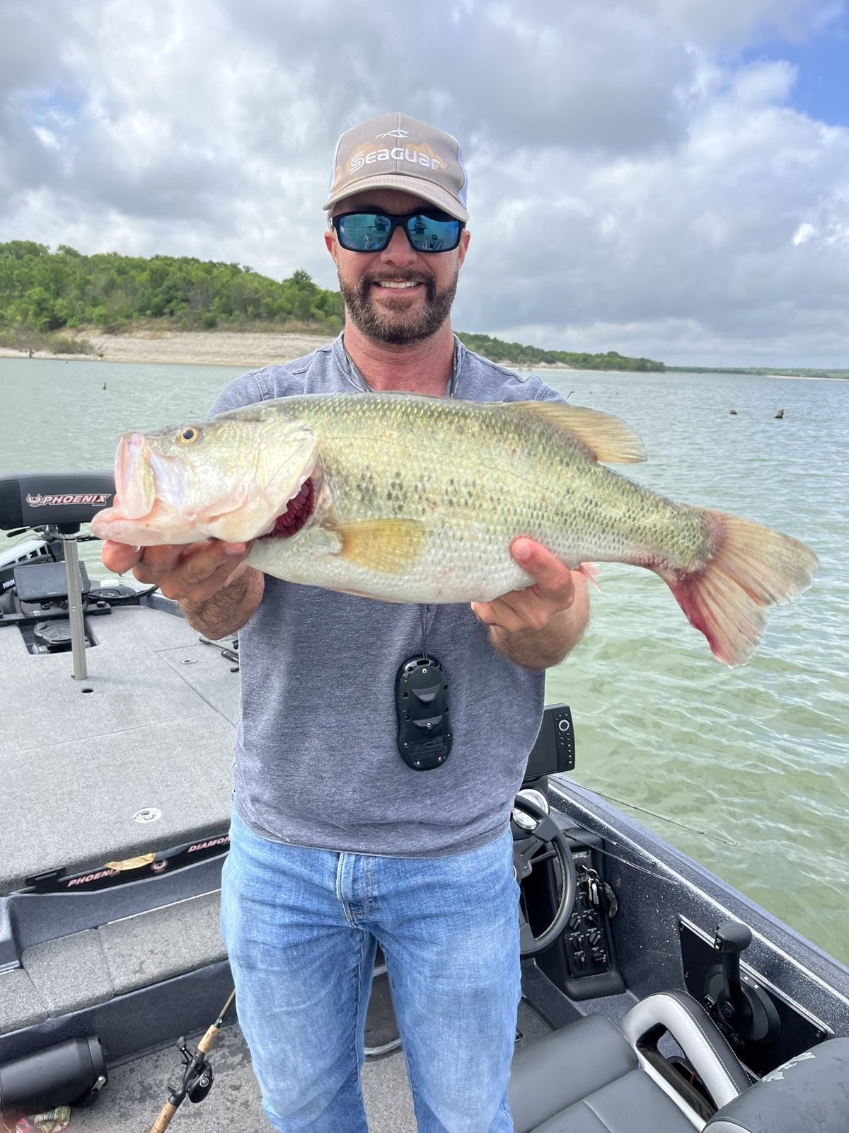 Largemouth Bass · 5 lbs 14 oz