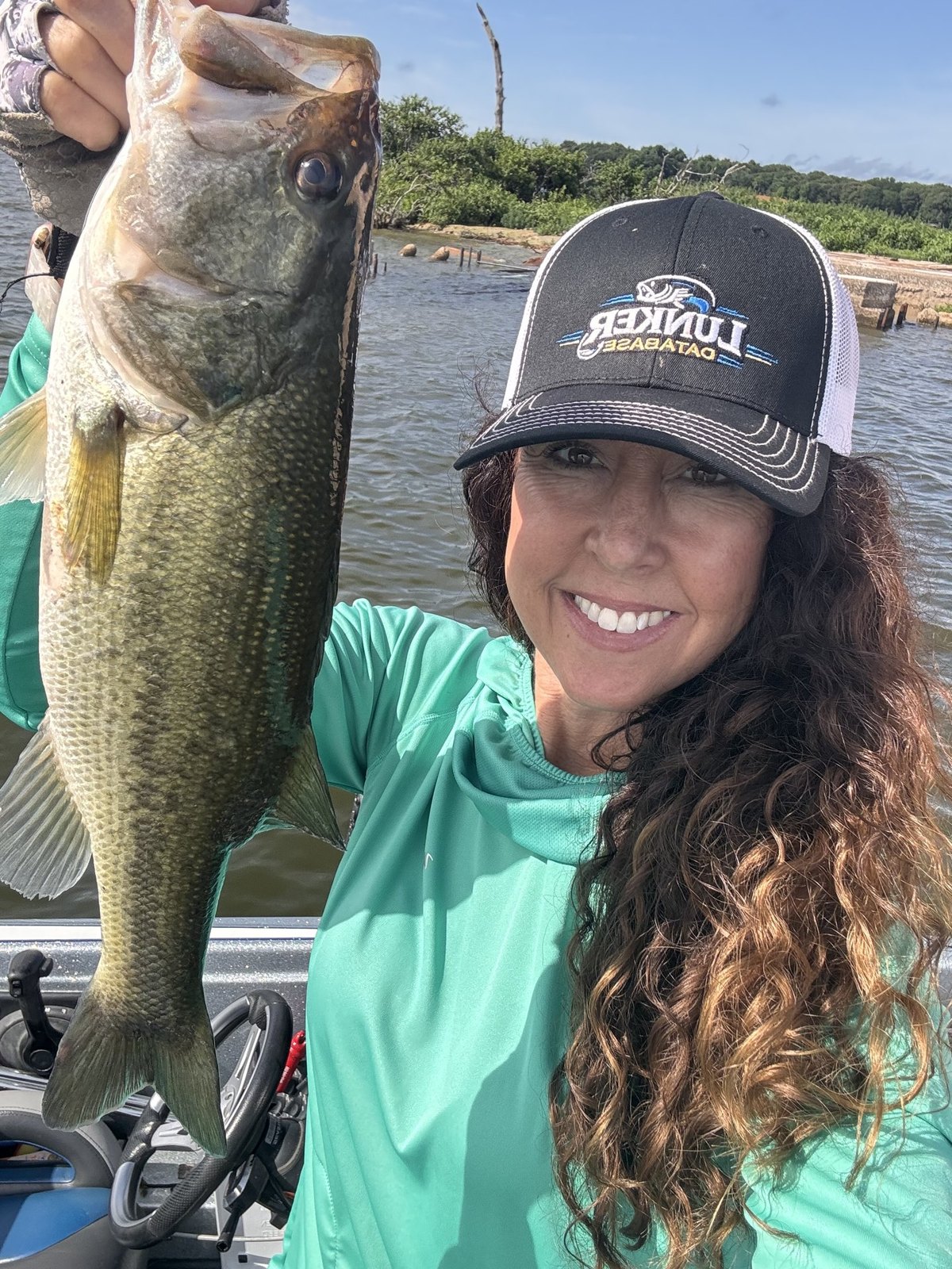 Largemouth Bass · 2 lbs 6 oz