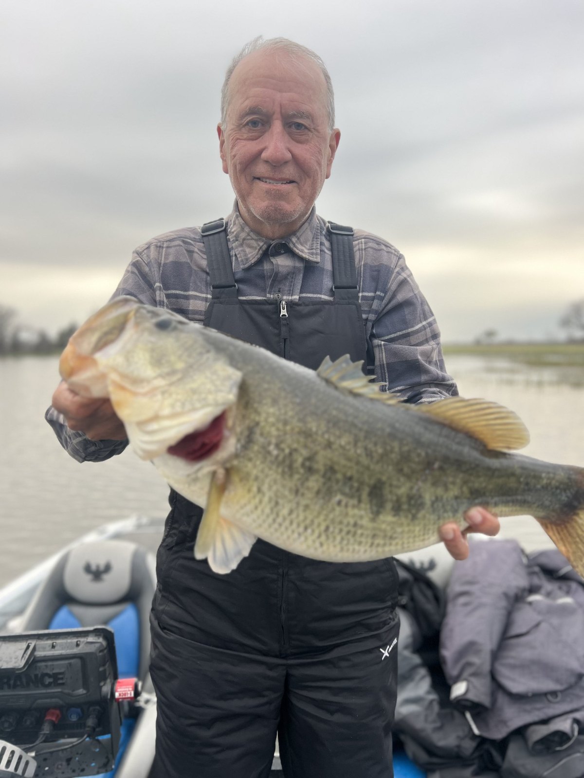 Largemouth Bass · 9 lbs 13 oz
